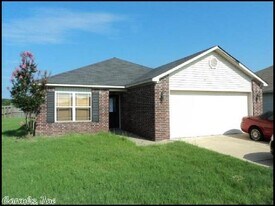 1101 Yarrow Dr in North Little Rock, AR - Building Photo