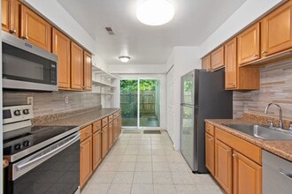 5012 Ashforth Ct in Virginia Beach, VA - Building Photo - Building Photo