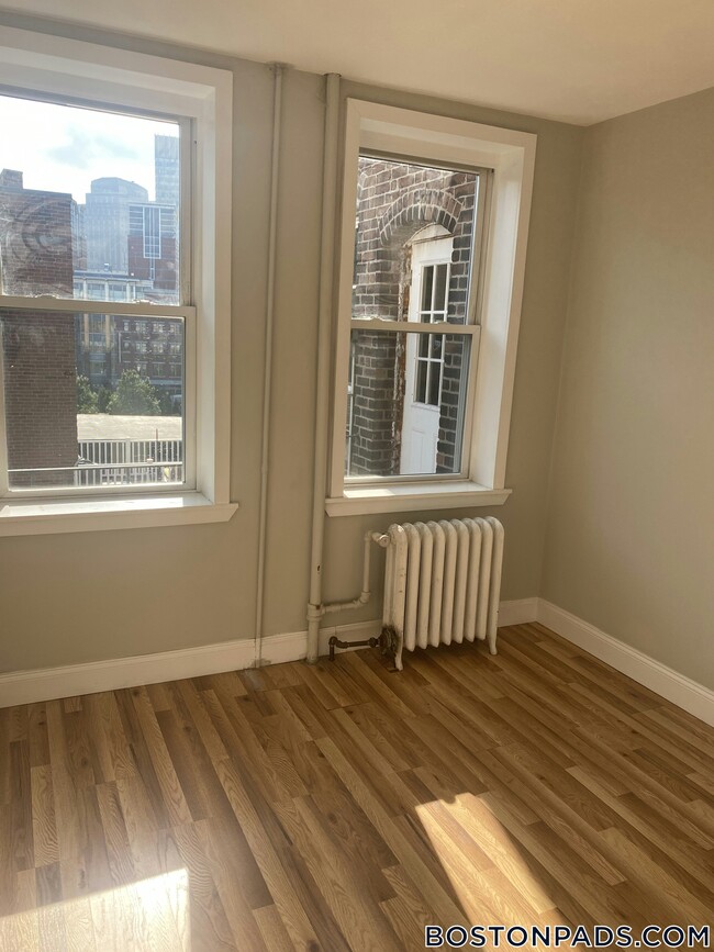 220 Hanover St, Unit 27 in Boston, MA - Foto de edificio - Building Photo