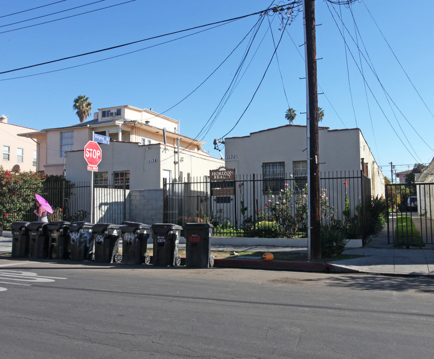 1130 N Kingsley Dr in Los Angeles, CA - Foto de edificio
