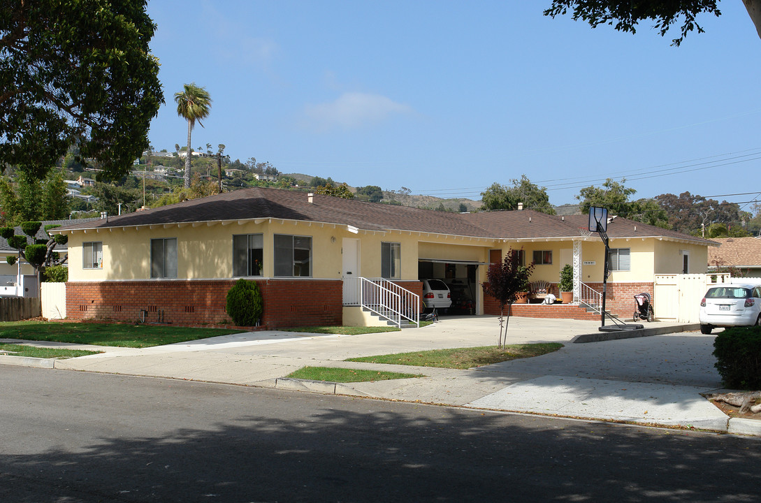 300-302 Homer Ave in Ventura, CA - Foto de edificio