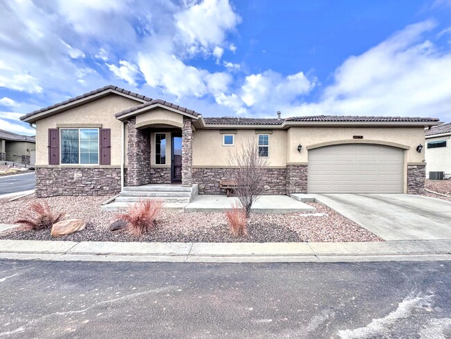 2368 Lone Willow View