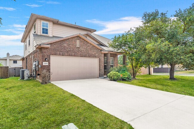 11654 Valley Garden in San Antonio, TX - Foto de edificio - Building Photo