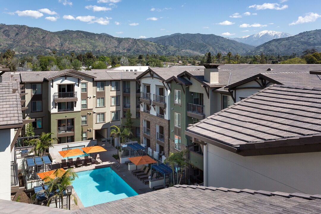 Avalon Glendora in Glendora, CA - Foto de edificio