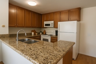 3454 Castle Glen Dr in San Diego, CA - Building Photo - Building Photo