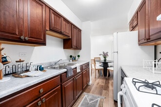 Timber Lake in West Chicago, IL - Foto de edificio - Building Photo