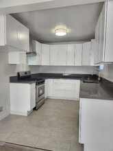 Kabir Villas in Sherman Oaks, CA - Building Photo - Building Photo