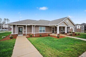 Rutherford Crossing in Cherryville, NC - Foto de edificio - Building Photo