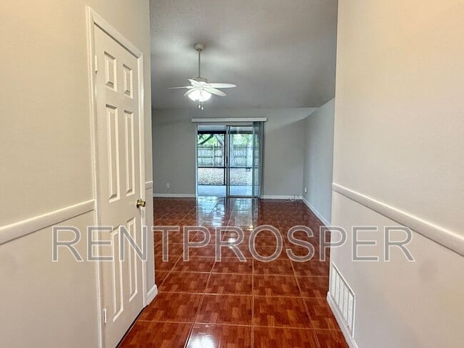 2310 Pebble Ct in Orlando, FL - Building Photo - Building Photo