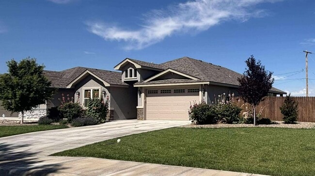 property at 1901 N Montana Ave
