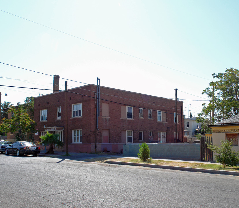 610 E River Ave in El Paso, TX - Building Photo