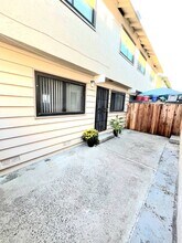 960 Clyde Ave, Unit 3 in Santa Clara, CA - Foto de edificio - Building Photo