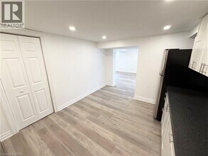 482 E 37th St in Hamilton, ON - Building Photo - Building Photo