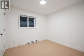 5181 Booth Ave in Burnaby, BC - Building Photo - Building Photo