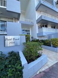 7832 Collins Ave, Unit 201 in Miami, FL - Building Photo - Building Photo