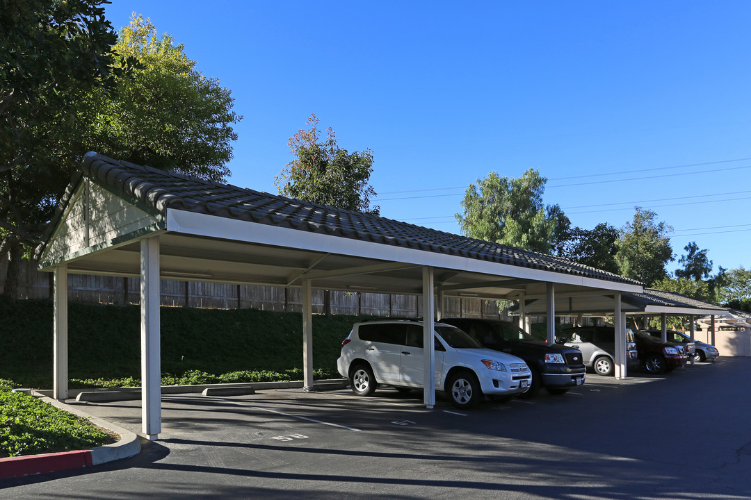 Villa Loma Apartments in Carlsbad, CA - Building Photo