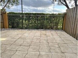 11500 NW 60th Terrace in Doral, FL - Building Photo - Building Photo