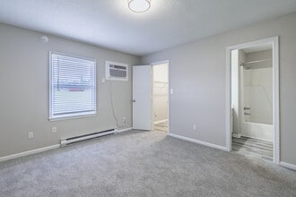 27 North Apartments in Greensboro, NC - Building Photo - Interior Photo