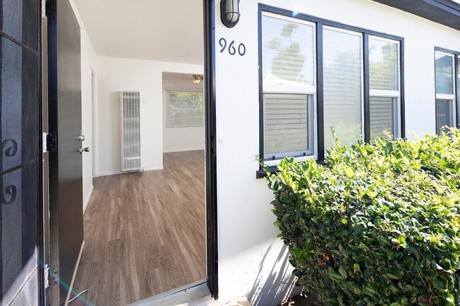 960 Opal St in San Diego, CA - Building Photo - Building Photo