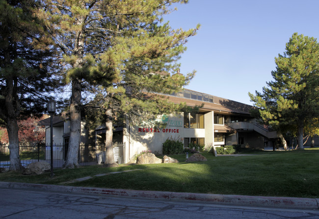 Summerwood Apartments in Taylorsville, UT - Foto de edificio - Building Photo