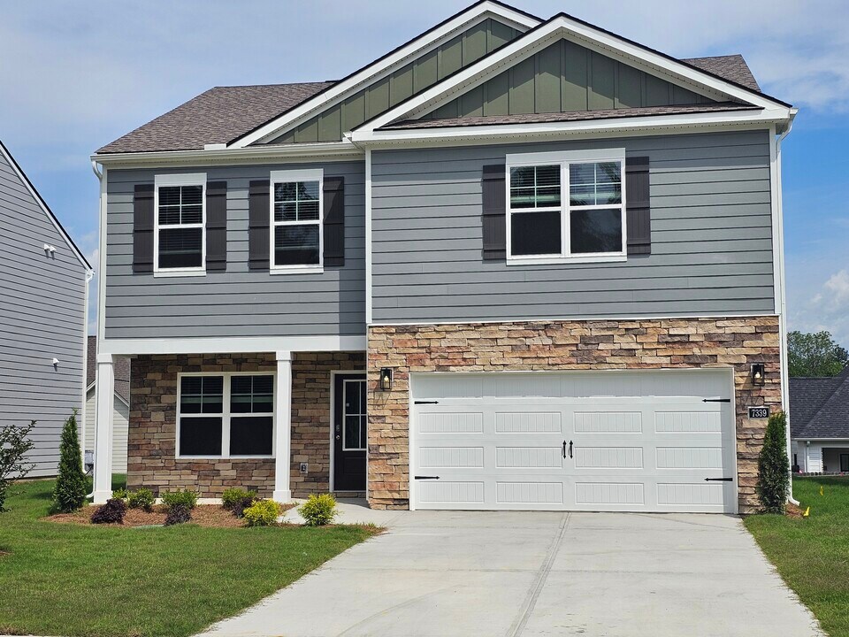 7339 Bendire Lp in Hixson, TN - Building Photo