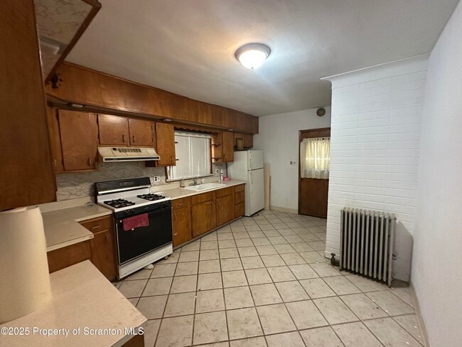 921 Wood St in Scranton, PA - Building Photo - Building Photo