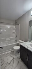 1365 Devonshire Dr W in Winnipeg, MB - Building Photo - Building Photo