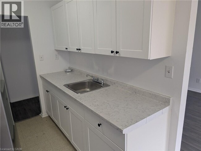 799 Robinson St in Burlington, ON - Building Photo - Building Photo