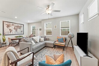 1519 Beach Oak Dr in Houston, TX - Building Photo - Building Photo