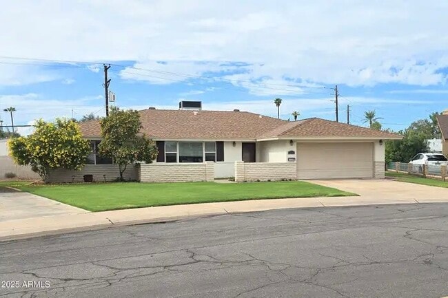 2704 S Terrace Rd in Tempe, AZ - Building Photo - Building Photo