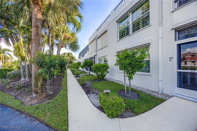 4200 Belair Ln in Naples, FL - Building Photo - Building Photo