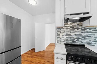 122 Norfolk St, Unit 24 in New York, NY - Building Photo - Building Photo