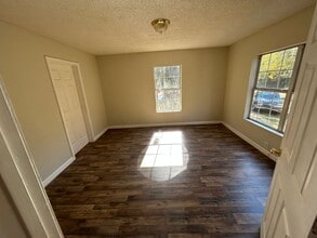 207 Brooks Rd in Hogansville, GA - Building Photo - Building Photo