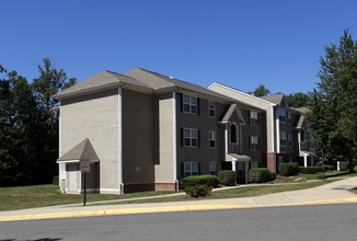 Stafford Lakes in Fredericksburg, VA - Foto de edificio - Building Photo