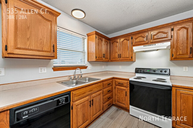 535 Allen Ct in Raymore, MO - Building Photo - Building Photo