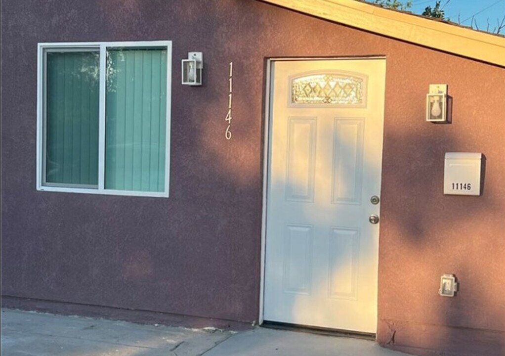 11146 Babbitt Ave in Los Angeles, CA - Building Photo