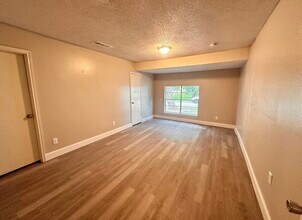 507 N Houston in Webster, TX - Building Photo - Building Photo