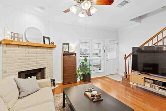 1307 Kinney Ave, Unit 108 in Austin, TX - Foto de edificio - Building Photo