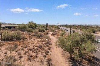 7220 E Mary Sharon Dr in Scottsdale, AZ - Building Photo - Building Photo