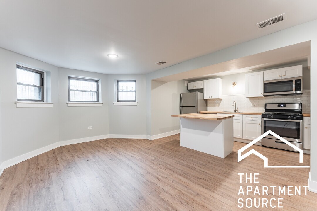 4723 S Forrestville Ave in Chicago, IL - Building Photo
