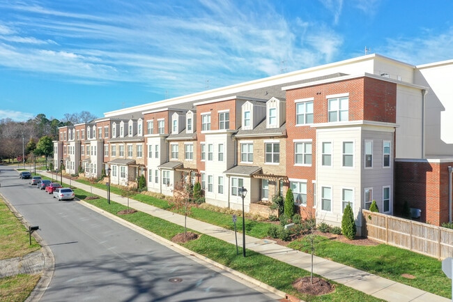 Rush in Charlotte, NC - Foto de edificio - Building Photo