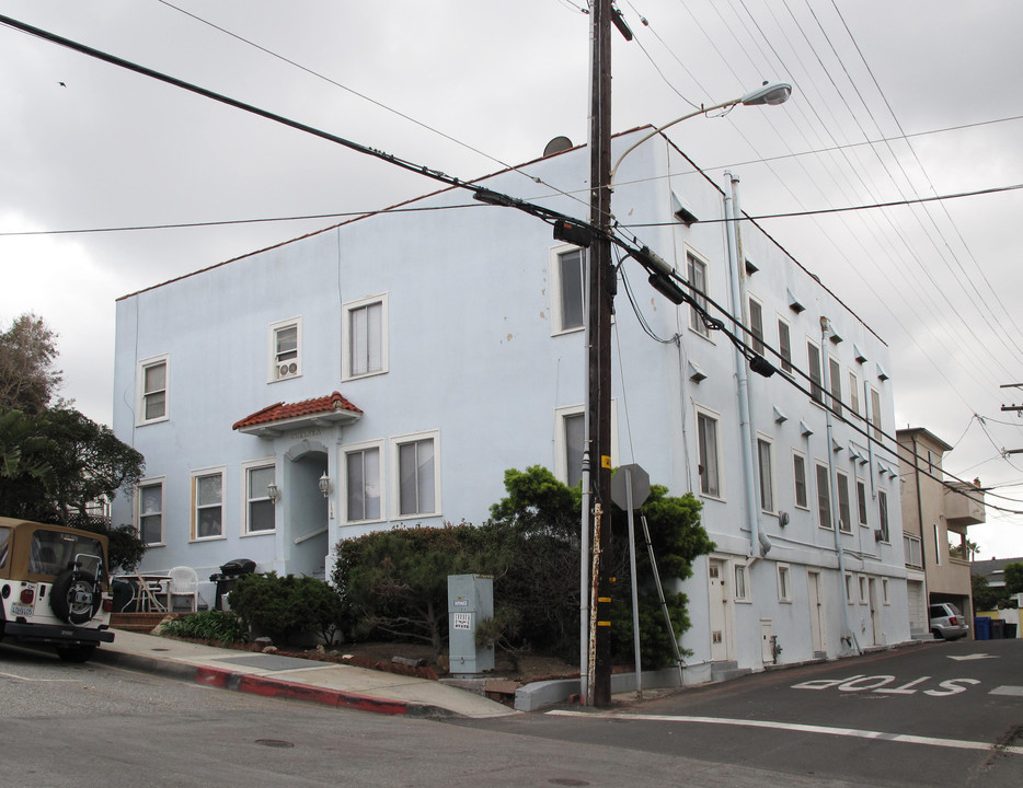 Chealsea in Hermosa Beach, CA - Building Photo