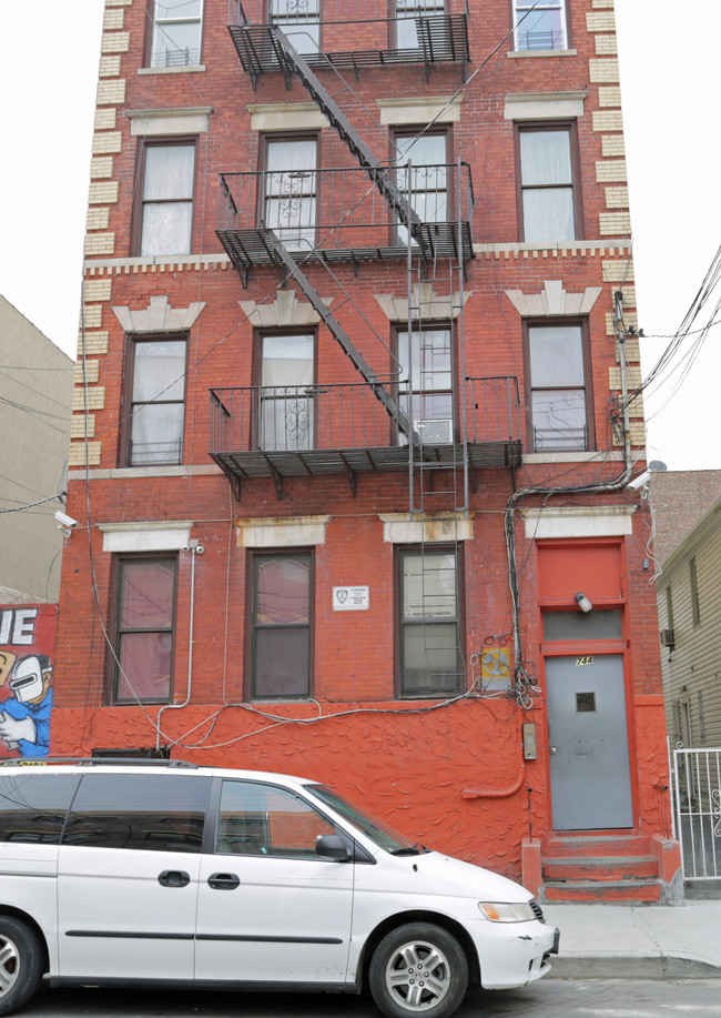 744 E 214th in Bronx, NY - Building Photo - Building Photo