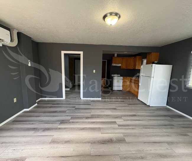 223 SE Roseville Ln in College Place, WA - Building Photo - Building Photo