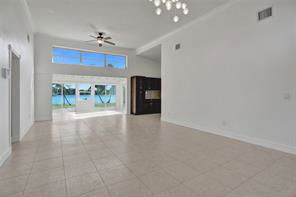 2587 NE 199th St in Miami, FL - Building Photo - Building Photo