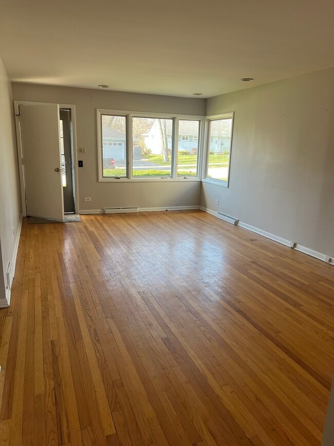 1957 Redwood Ln in Northbrook, IL - Building Photo - Building Photo