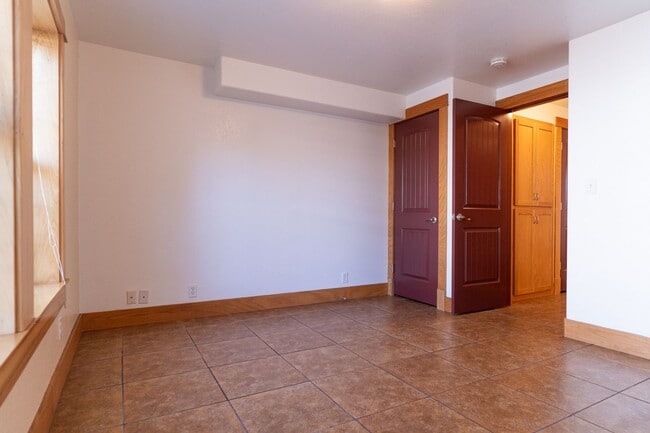 661 SW 11th Ave in Albany, OR - Building Photo - Building Photo