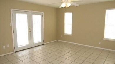 318 Easy St in Corpus Christi, TX - Building Photo - Building Photo