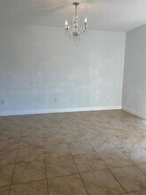 2997 NW 35th Ave in Lauderdale Lakes, FL - Building Photo - Building Photo