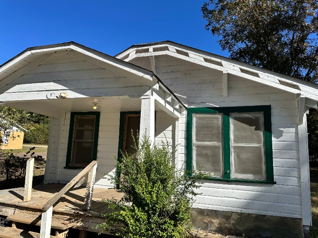 property at 1301 S State Line Ave